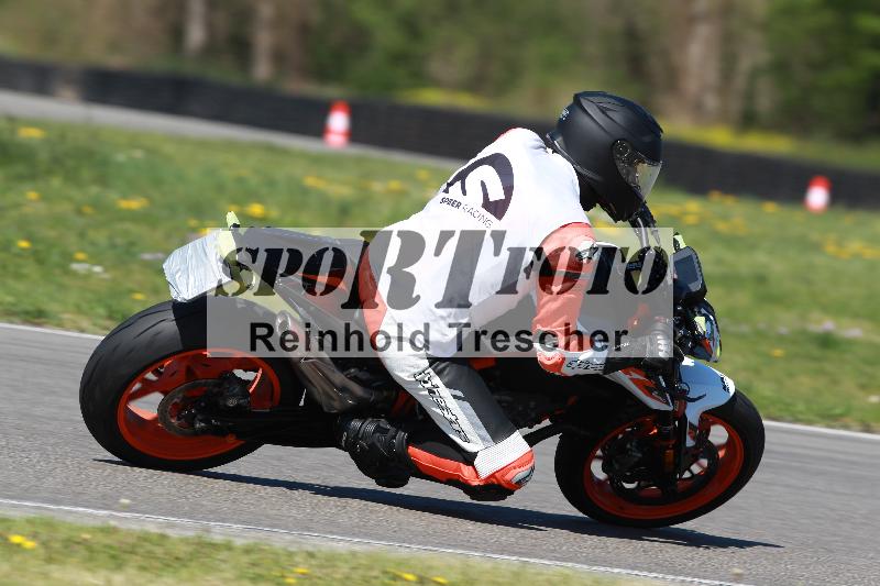 Archiv-2022/08 17.04.2022 Speer Racing ADR/Instruktorengruppe/backside